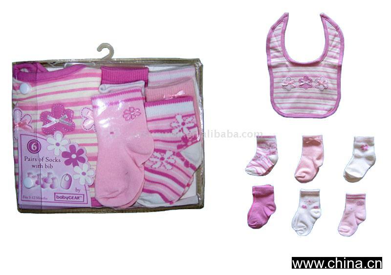Baby's Socks & Bib