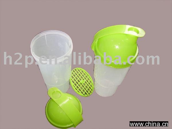 Plastic shaker