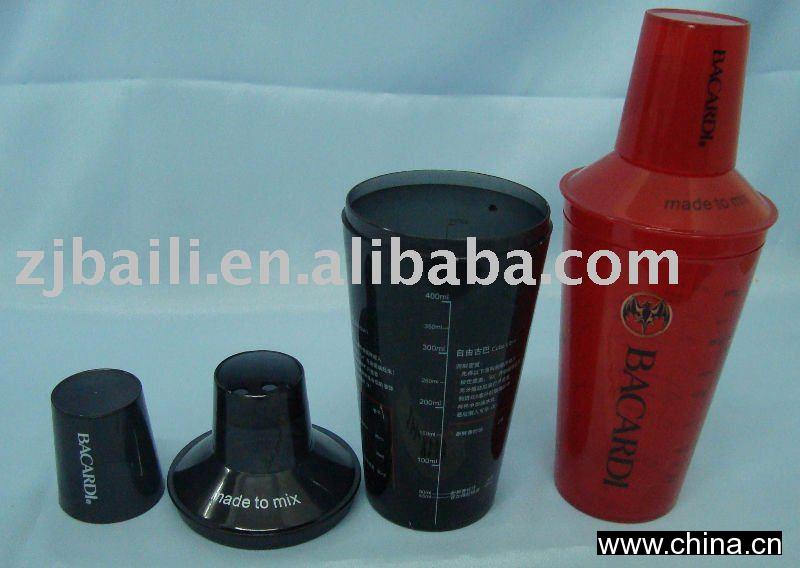 Plastic shaker