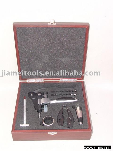 Wine accessories box