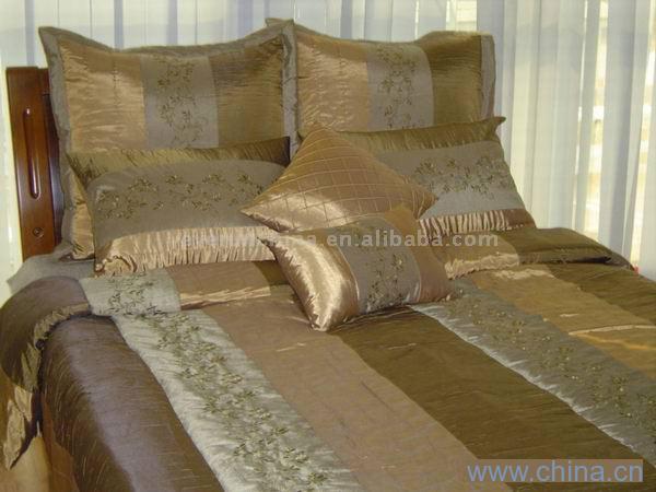 Taffeta Embroidery Patched 7pcs Comforter Set
