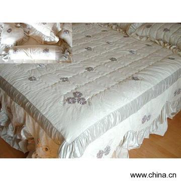 Hemp Bedding with Silk Embroidery