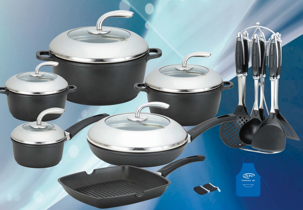 Cast aluminum cookware set; non stick cookware set