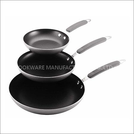 YUZE triple pack non stick skillet set