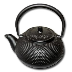 600ml black cast iron teapot with nailhead pattern design
