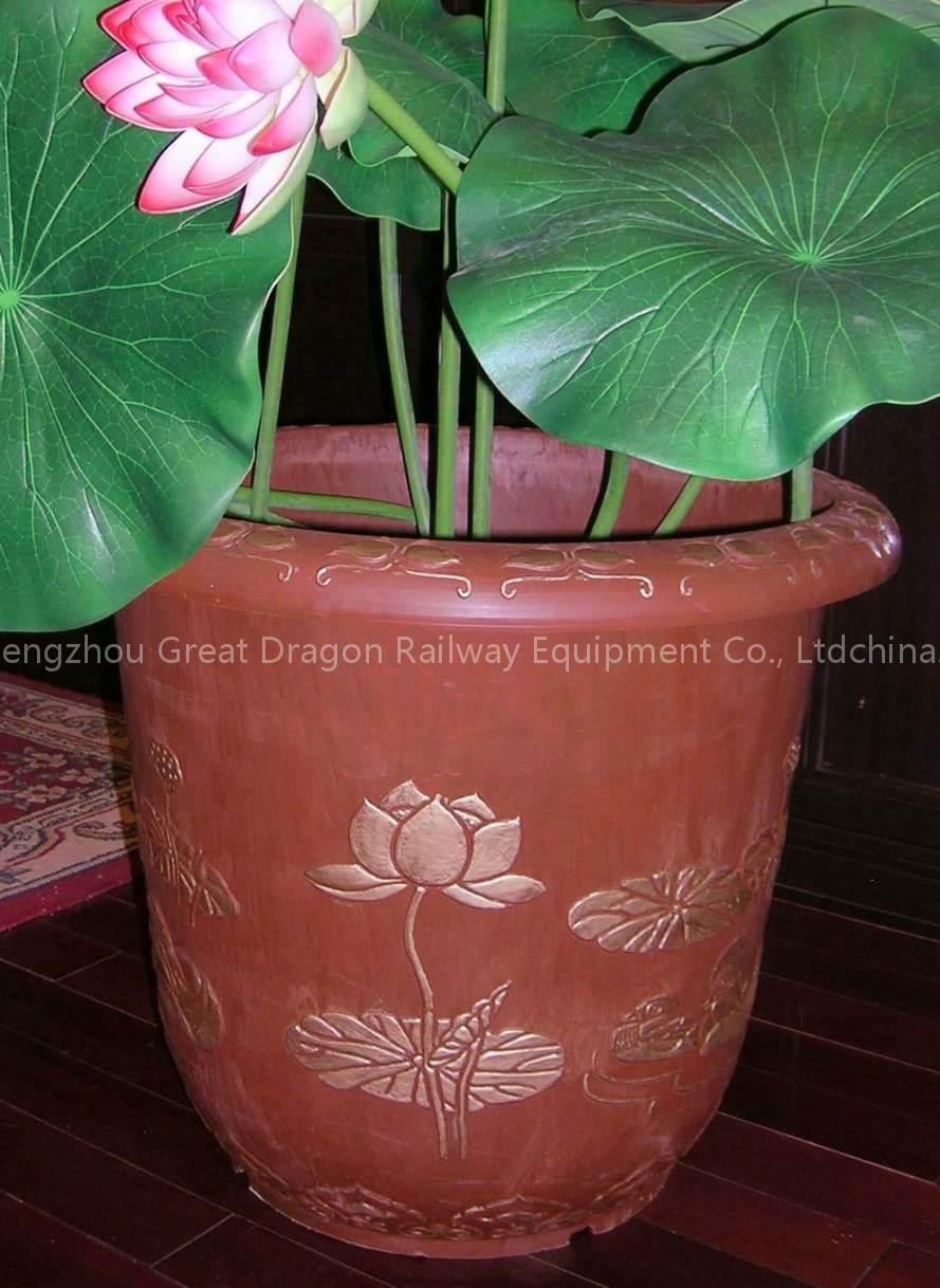 PLASTIC FLOWER POTS