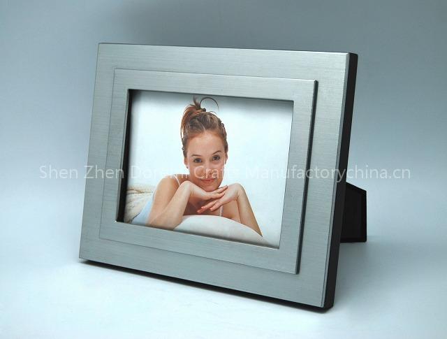 brushed aluminum frame velvet easel back
