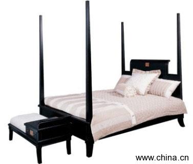 Canopy Bed with Footrest