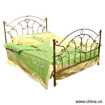 Iron Bed (B-001)