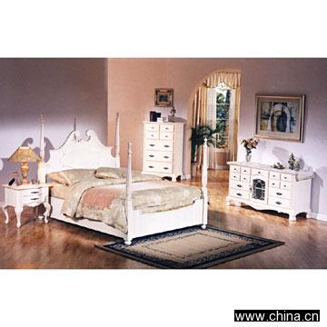 Antique Style Queen Bed
