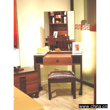 Dresser & Stool