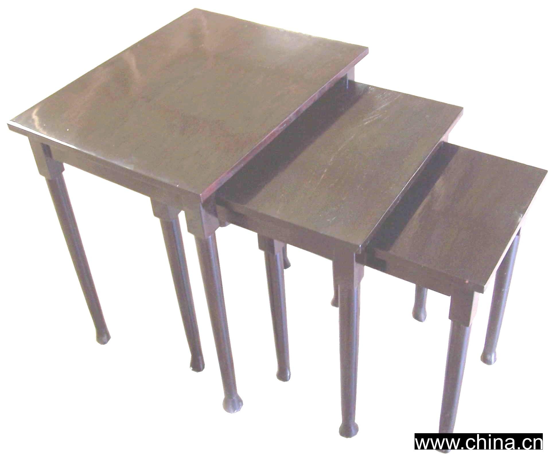 Nesting table set