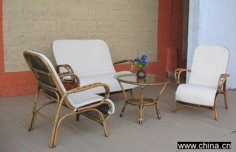 Omega Living Set w/ Cushion