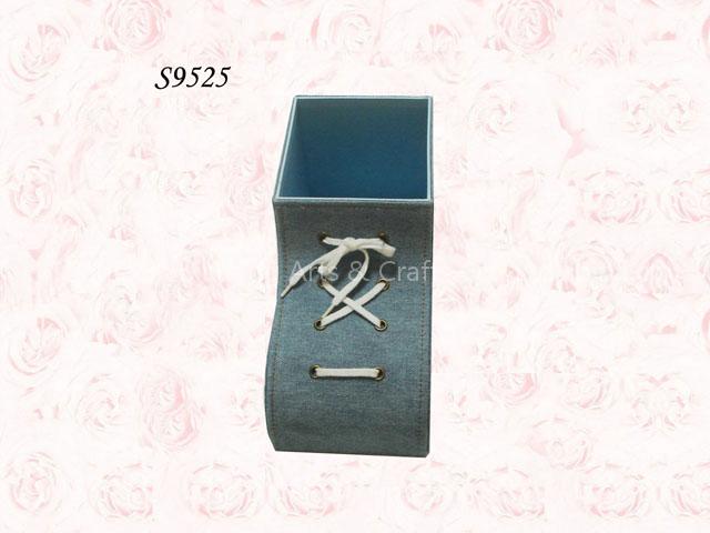 Shoe shape box