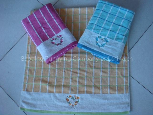 100% COTTON VELOUR BATH TOWEL WITH EMBROIDERY