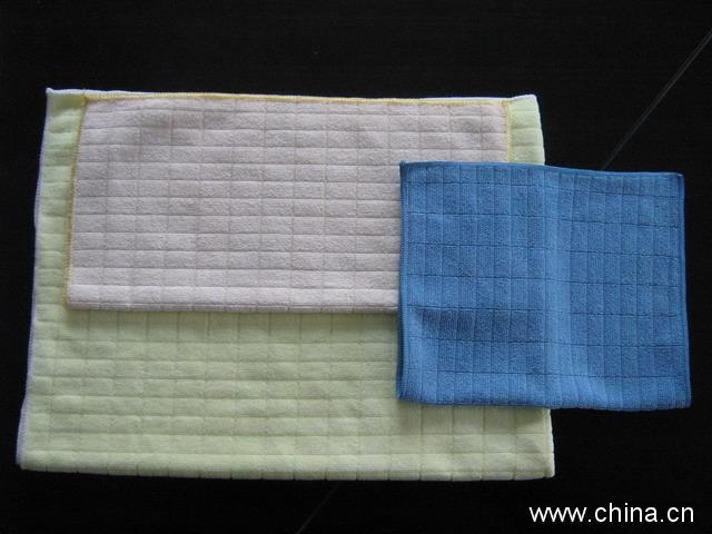 Checked Microfiber Cleaning Cloth