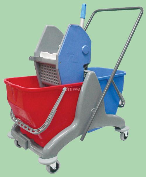 MOP BUCKET WITH WRINGER