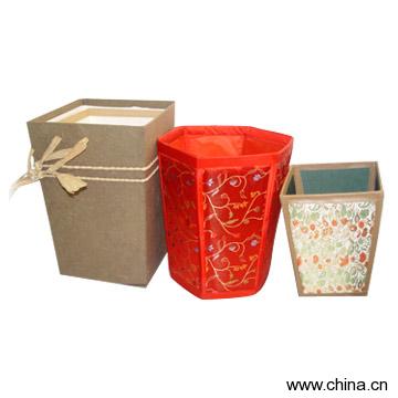 Cloth and Paper Wastebin