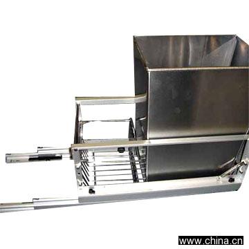 Pull-Out Waste Bin