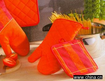 Oven Mitts and Potholder