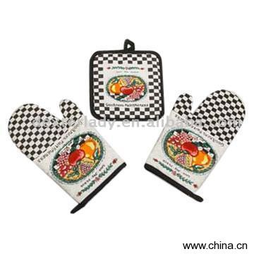 Oven Mitts and Potholder
