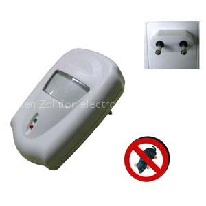 Ultrasonic pest repeller