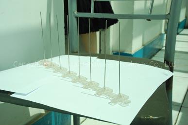 Straight-line bird spike