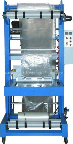 Semi-automatic cutting film machine