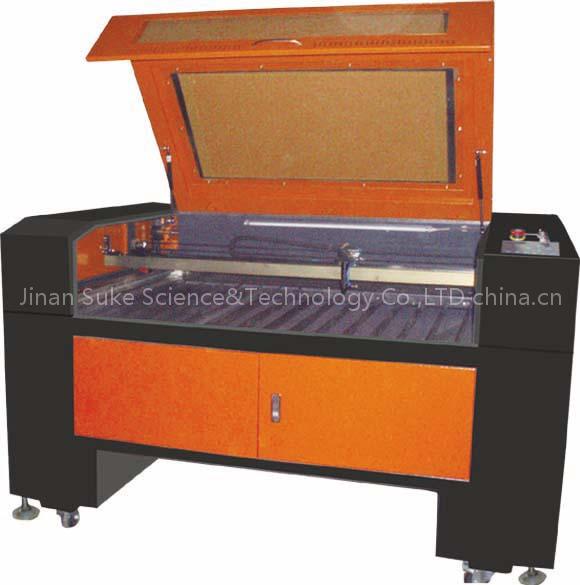 CO2 laser cutting machine