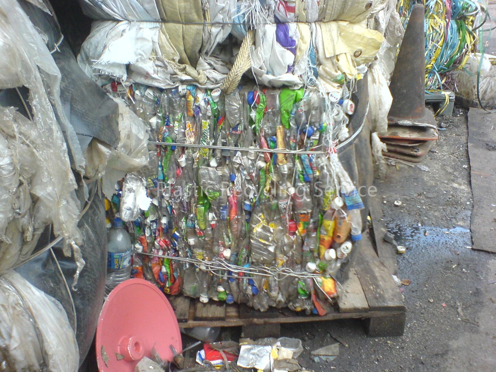 PET Bottles (90/10, Baled)