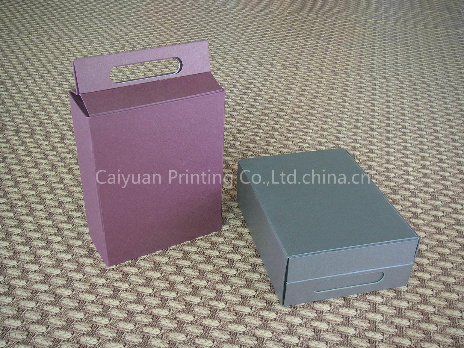Foldable Box with magnet