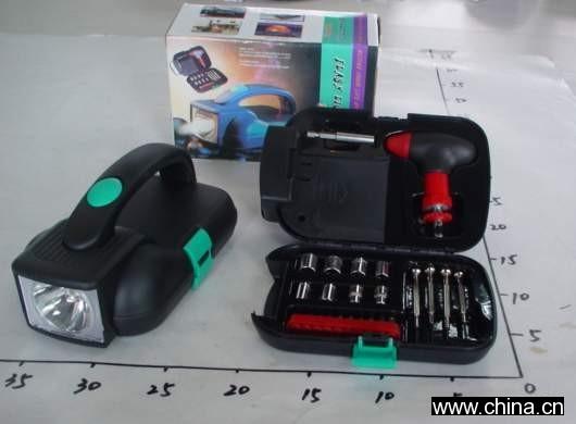 25pc Tool Set with Flashlight
