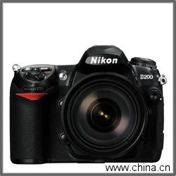 Nikon D200 10.2MP Digital Camera with 18-200mm