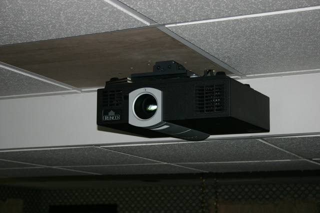 France Runco Cl 710 Dlp Projector Demo