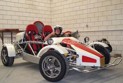 RACING CAR