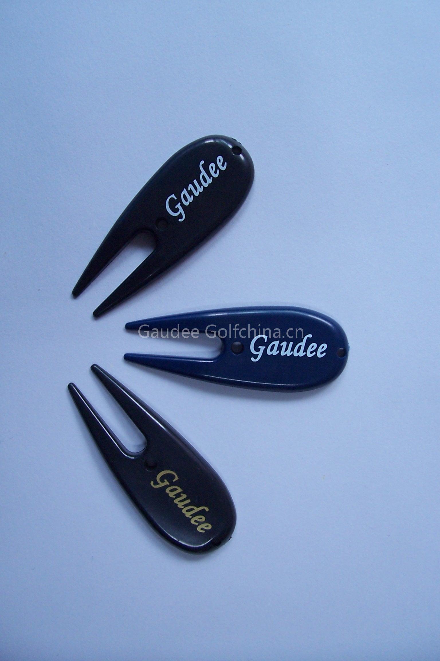 Divot Tool