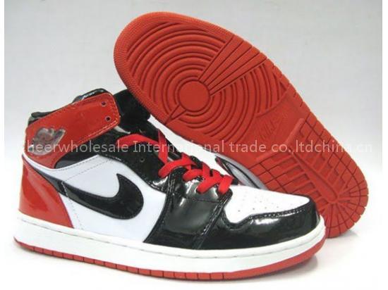 Air Jordan 1 Retro Basketball Shoes