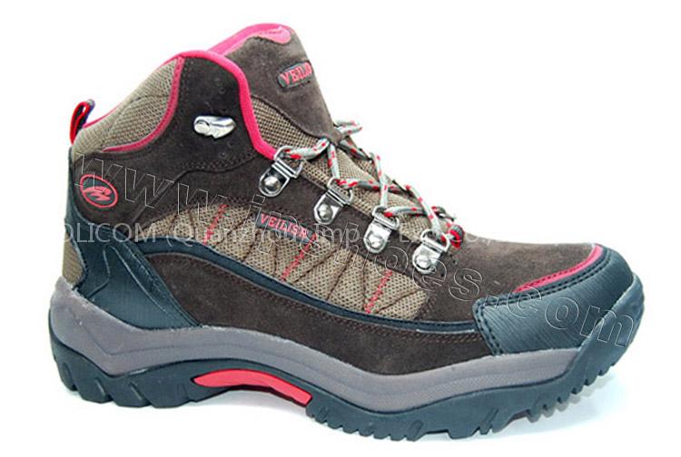 Waterproof mountain shoes