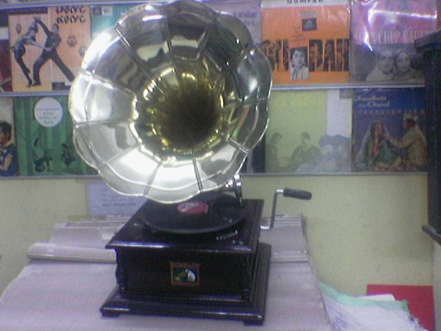 India Gramophones, Phonograph