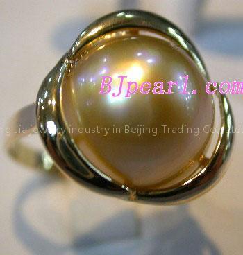 Woderful 16mm golden mabe 14K gold ring