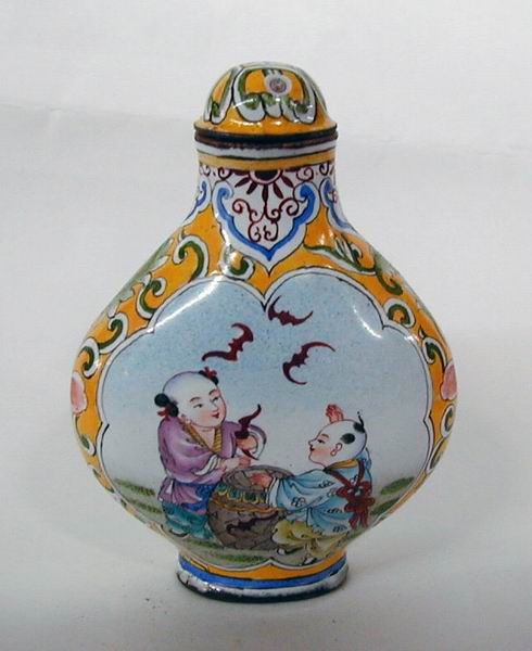 China (Mainland) Hand Painting Enamel Snuff Bottle