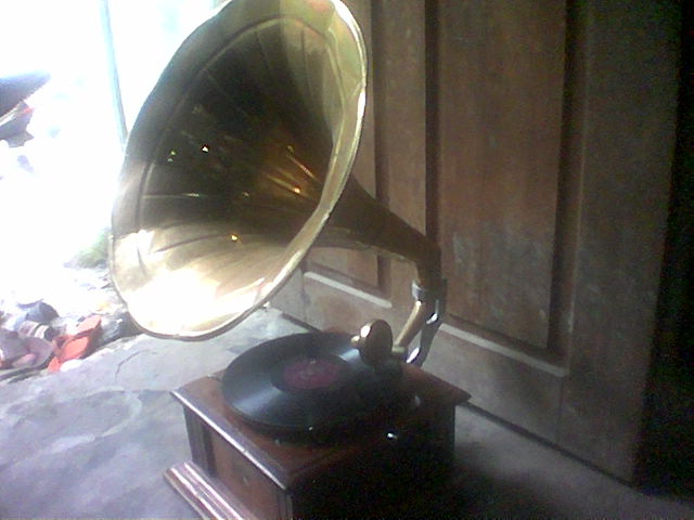 Indonesia Antique Sound Box