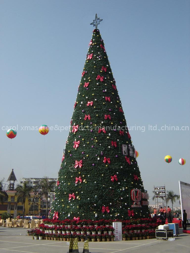 20m Green Christmas Tree