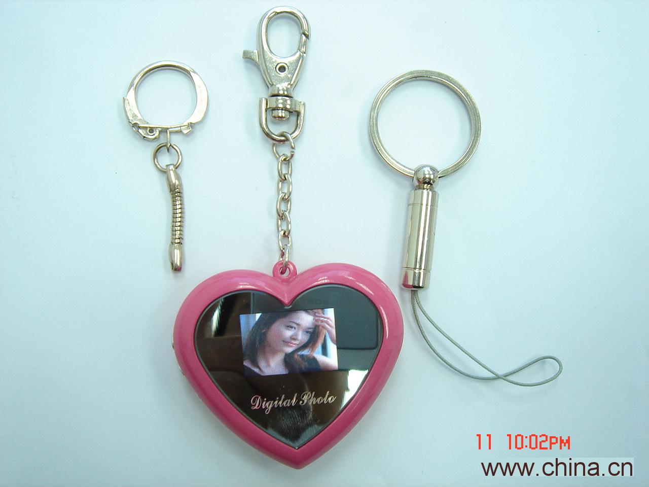 1.1" digital photo frame with keychain