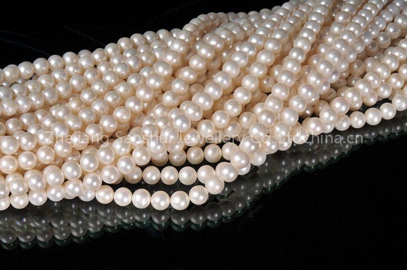 round freshwater pearl strand