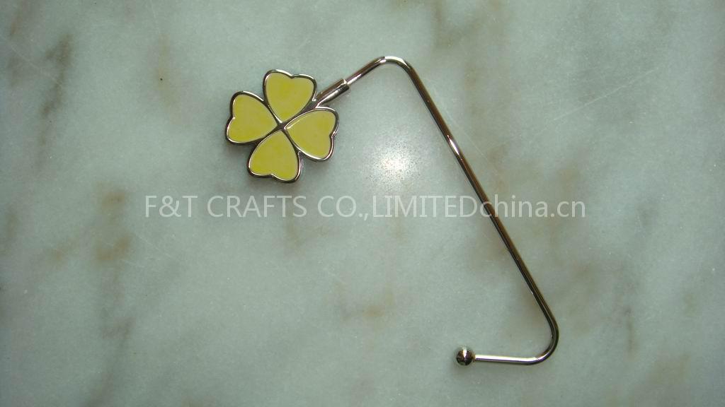 professionally produce various of bag hangers
