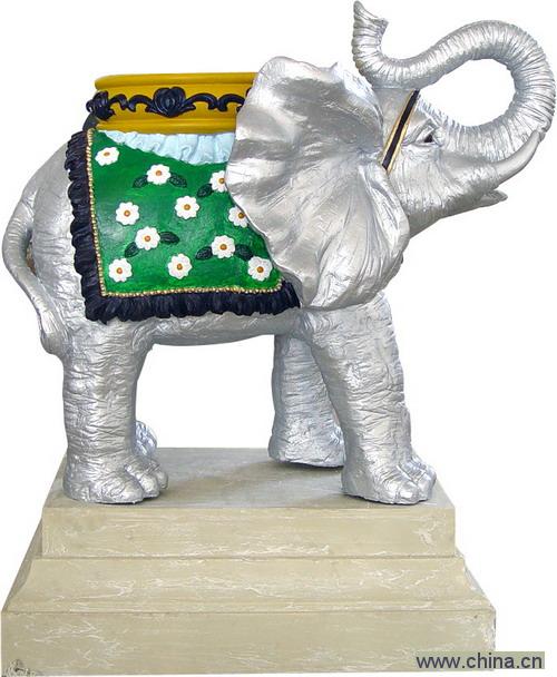 sculpture:lucky elephant