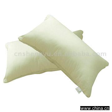 Four-Hole Polyester Fiber Pillow