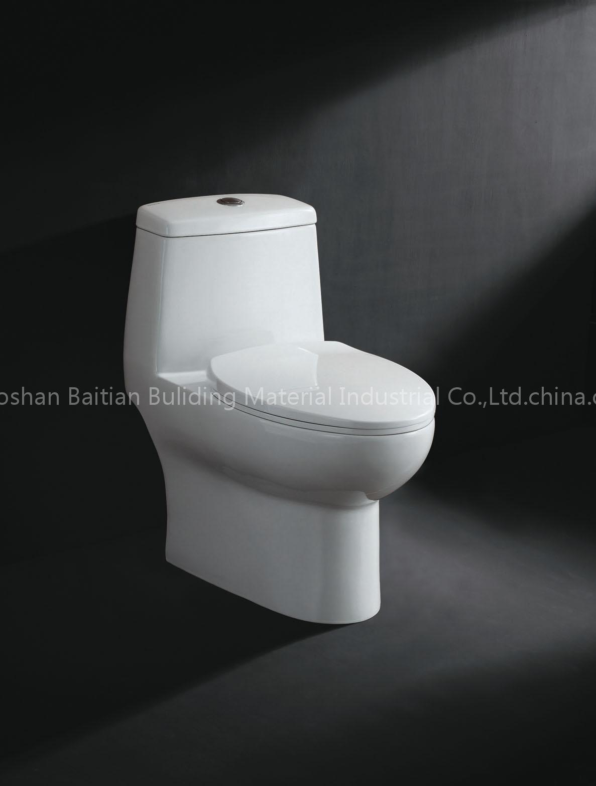 One-piece toilet SOL859