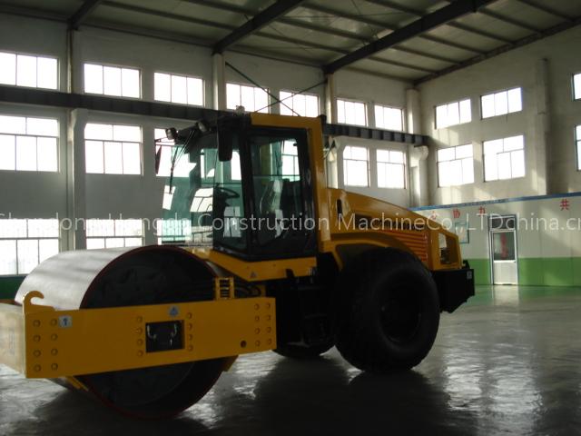 Road roller